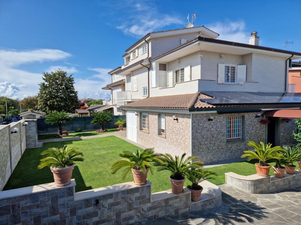 Отель Castelbarco House A Рим Экстерьер фото